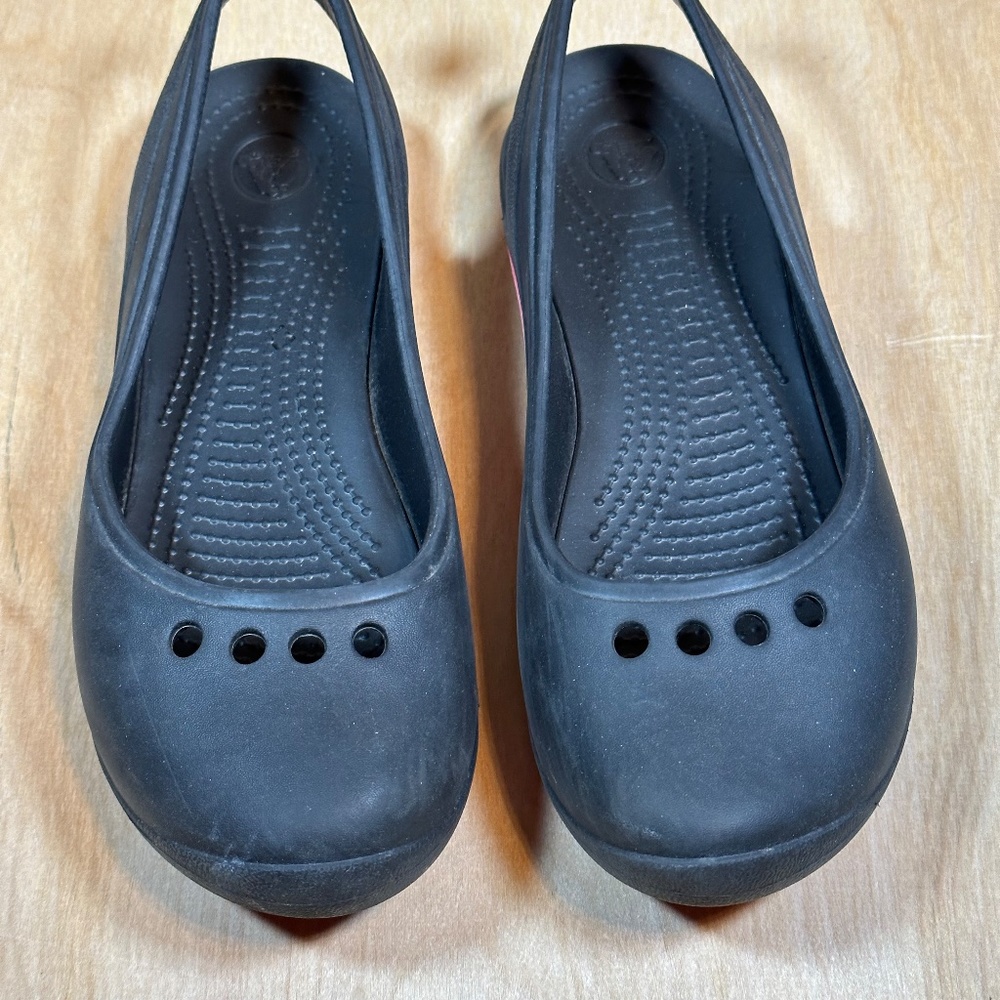 Crocs Tone Skylar Slingback Flat Slip On Shoes Women's Size 8 Black and Pink - Picture 9 of 9